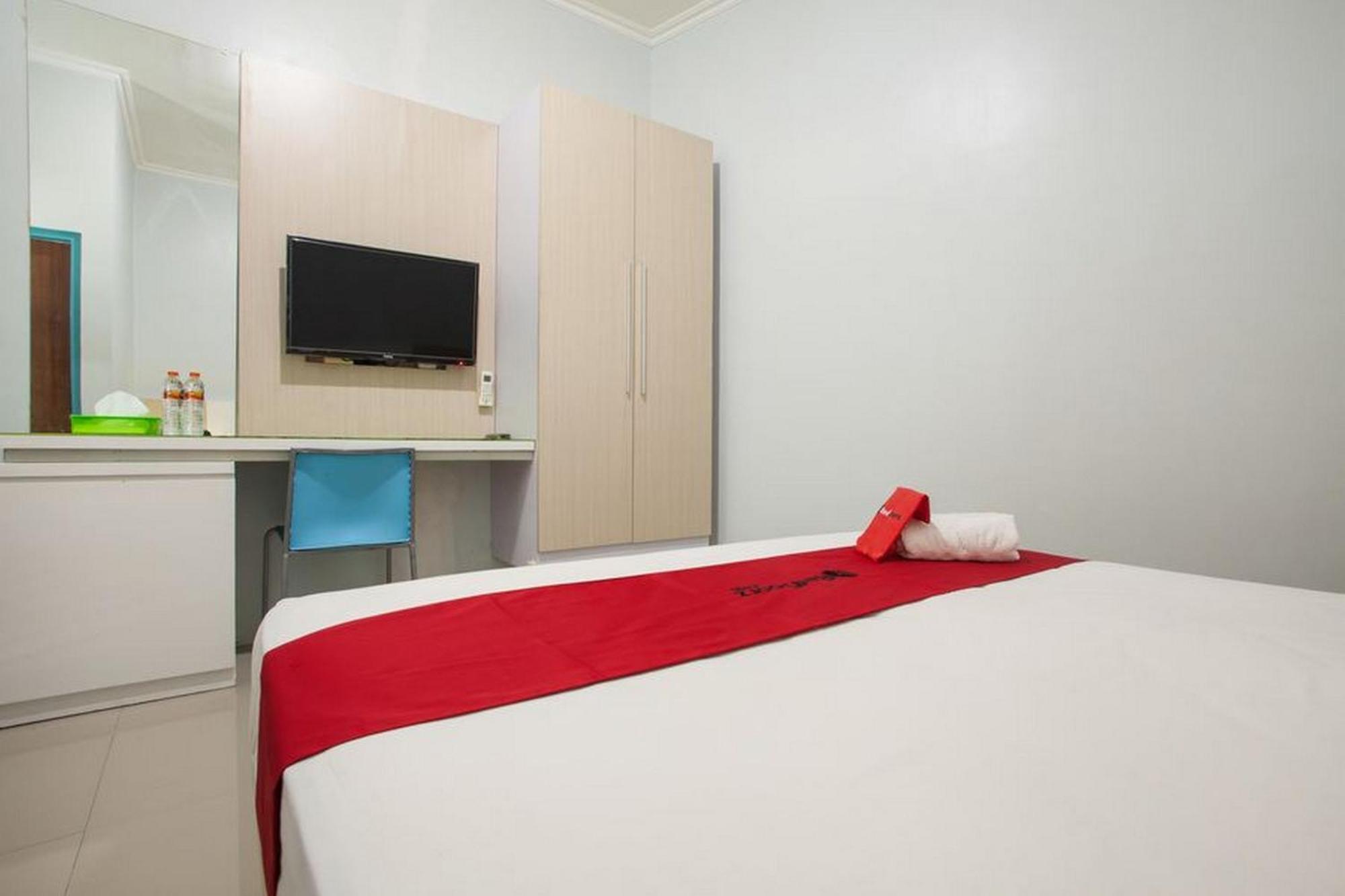 Reddoorz Syariah At Kartohardjo Madiun Otel Dış mekan fotoğraf