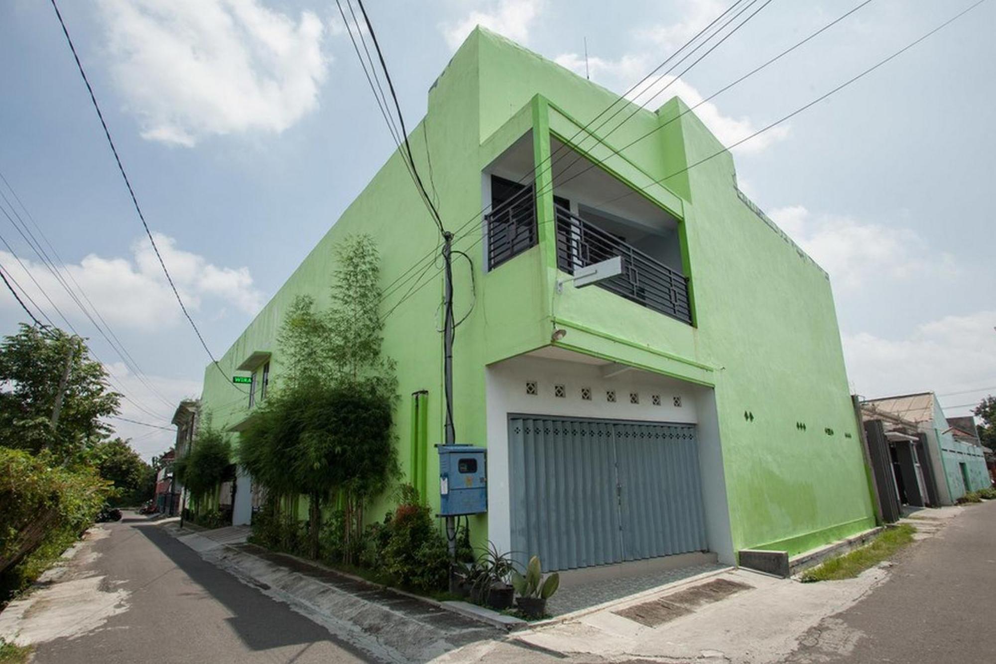 Reddoorz Syariah At Kartohardjo Madiun Otel Dış mekan fotoğraf