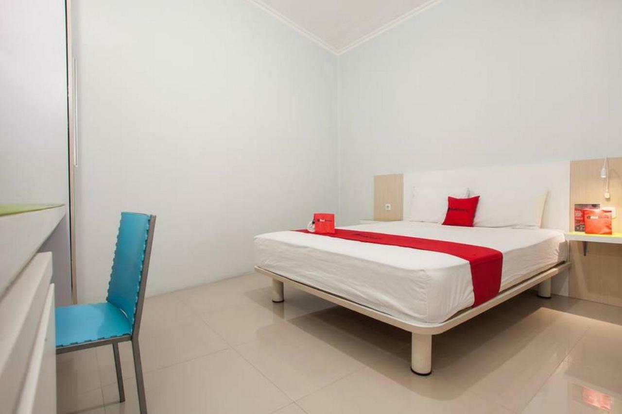 Reddoorz Syariah At Kartohardjo Madiun Otel Dış mekan fotoğraf