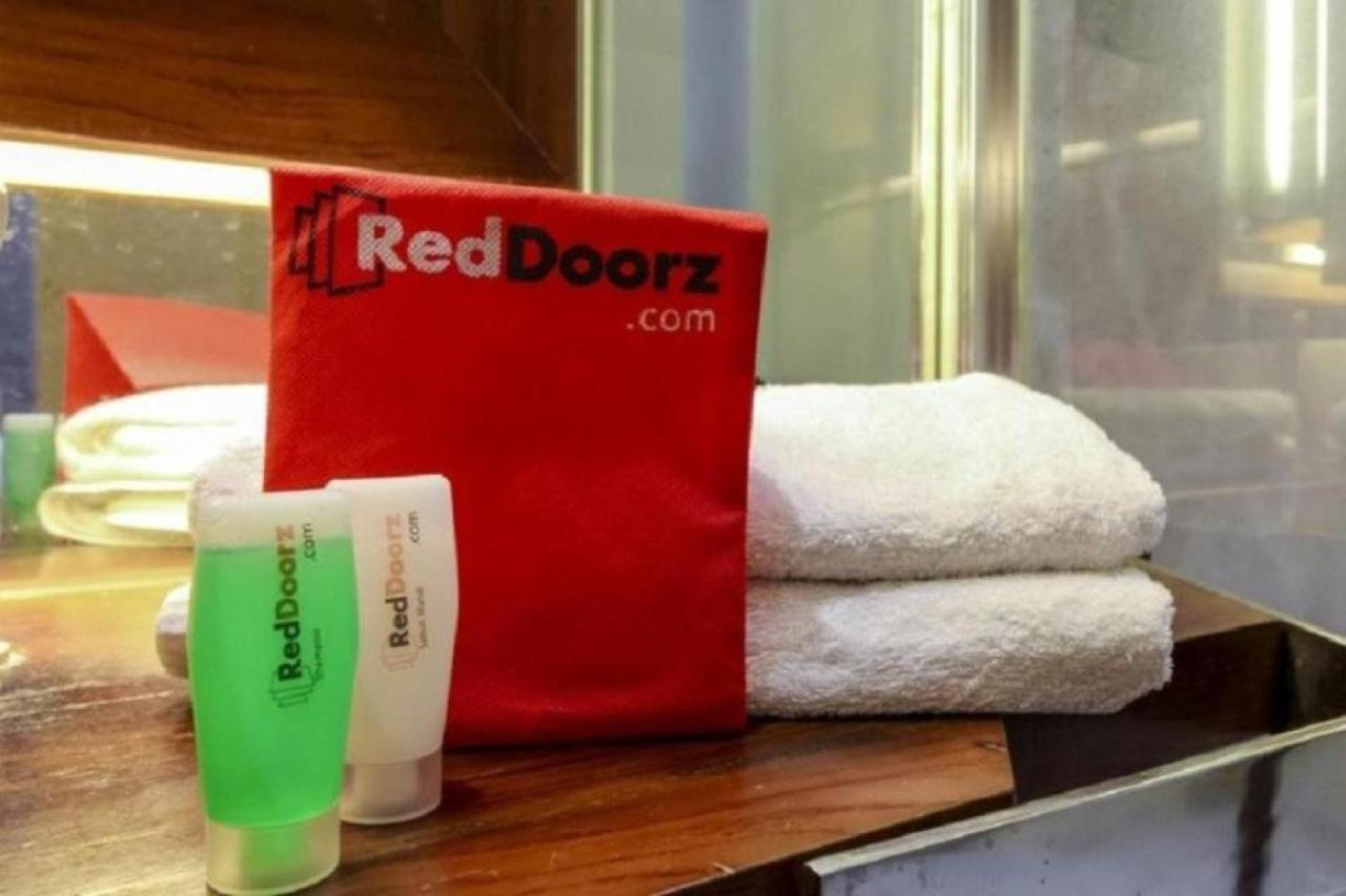 Reddoorz Syariah At Kartohardjo Madiun Otel Dış mekan fotoğraf